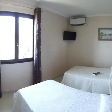 L'aleandra Guest house *